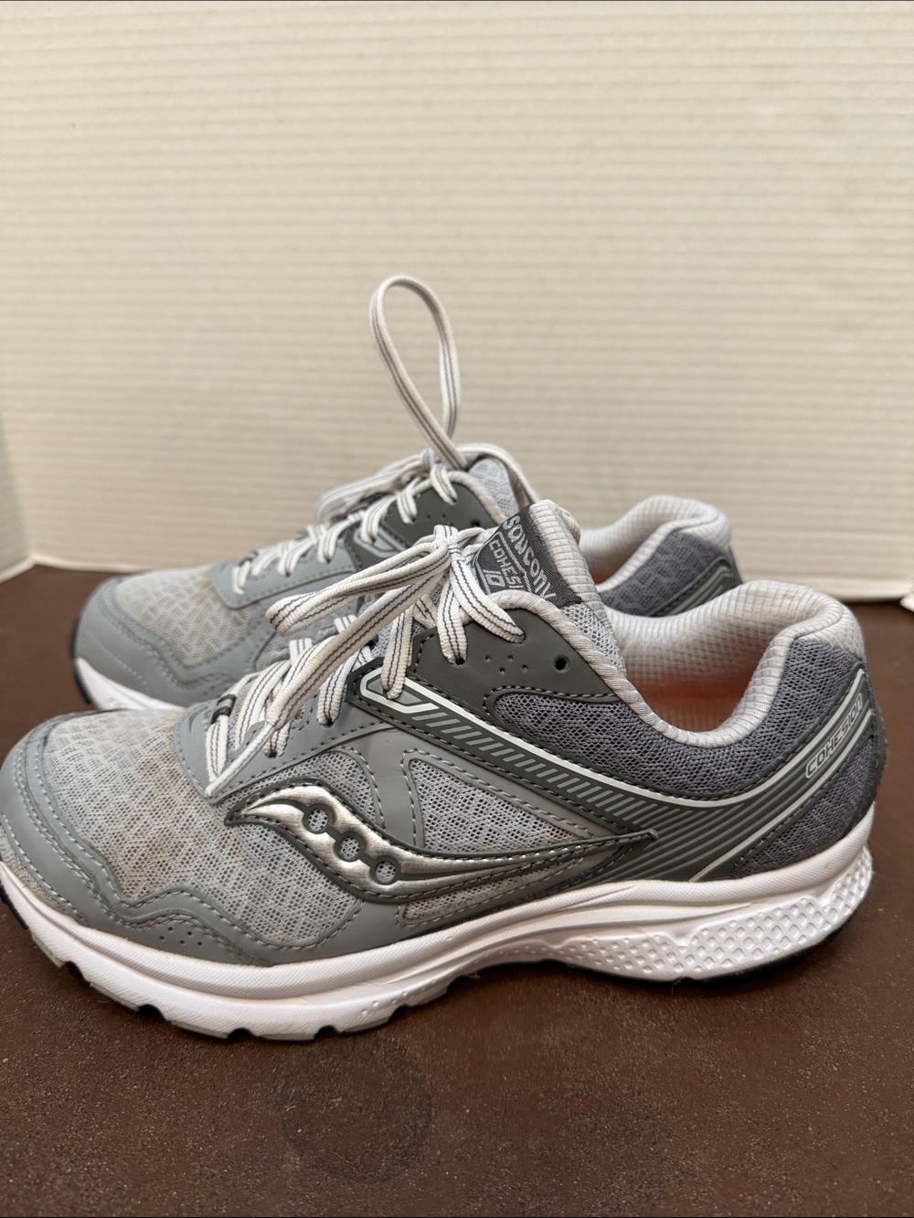 Saucony Cohesion 10 Women's 8 Wide Gray Running Shoes - Lightweight Comfort